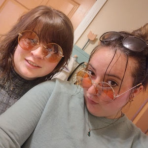 Meet your Posher, Ember